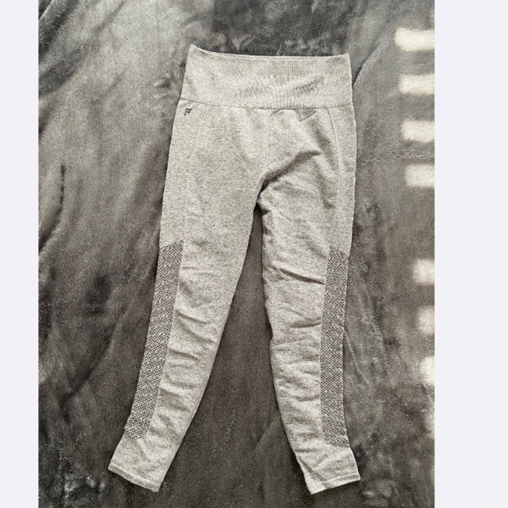 Fabletics sync high waisted 7/8 legging